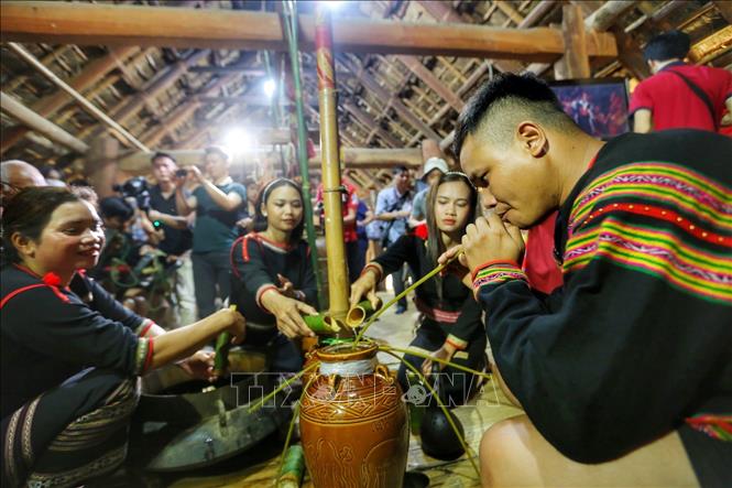 Rượu cần Tây Nguyên